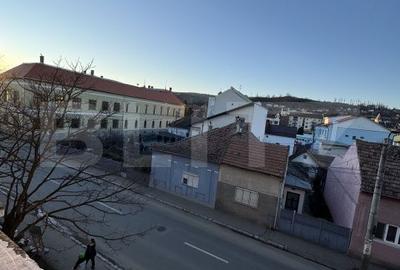 Apartament cu 2 camere decomandat în Central - 15