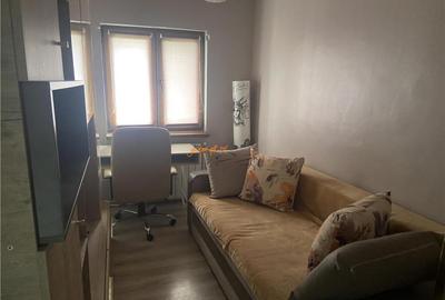 Apartament 4 camere , zona Piata Moldovei -Scoala nr 2 , dec - 8