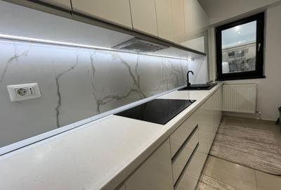 Apartament cu 2 camere semidecomandat, mobilat în Baza 3 - 12