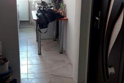 Inchiriez apartament cu patru camere in Caracal - 2