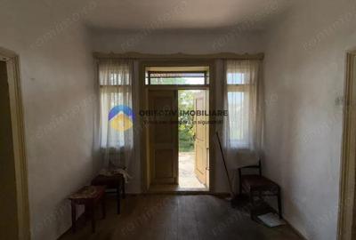 Casa + teren spa?ios de vanzare Girov - 9