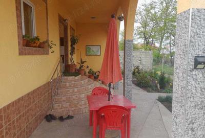 Vand casa in centru Loc Belcesti jud Ia?i - 2