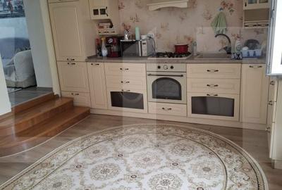 Apartament cu 3 camere decomandat în Central - 3