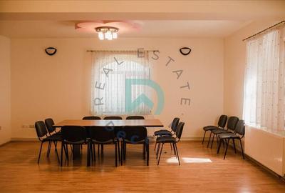 Casă individuală cu 11 camere cu Canalizare în Noua - 2