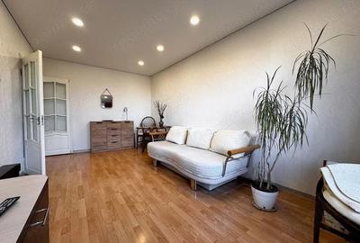 Apartament cu 2 camere decomandat în Titan