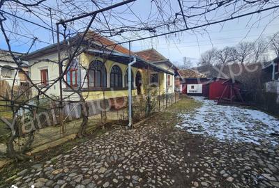Casă cu 3 camere cu Teren 1378 Mp în Corbeni - 18