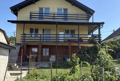 Casă cu 4 camere în Urișor - 2