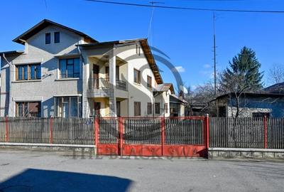 Casă cu 6 camere cu Teren 780 Mp în Central - 1