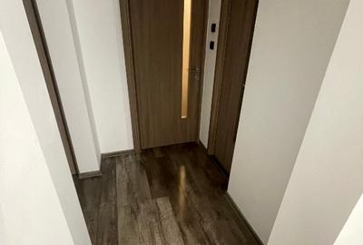 Apartament cu 3 camere decomandat în Micro 4 - 6