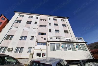 Loc. Cavnic apartament 3 camere, situat in bloc izolat - 1