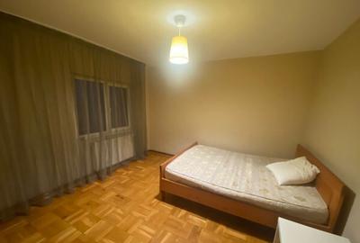 Apartament cu 4 camere decomandat în Micro 3 - 1