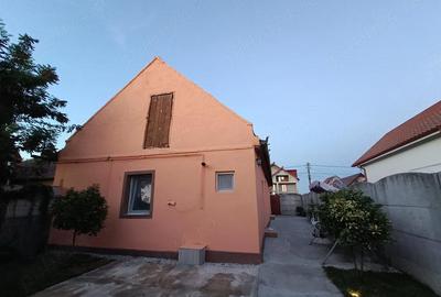 Casă cu Teren 1100 Mp în Izvin - 2