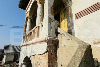 Casă cu 5 camere cu Teren 8759 Mp în Central