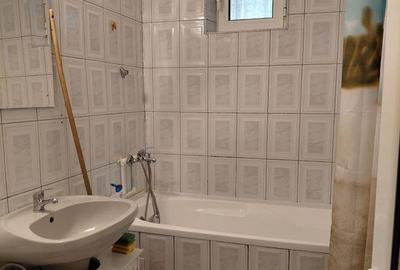 Apartament cu 2 camere semidecomandat în Micro 16 - 18