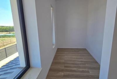 Casa langa padure cu curte generoasa 704 mp - 17