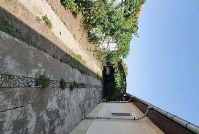 Casă cu 4 camere cu Teren 1300 Mp în Băilești - 1