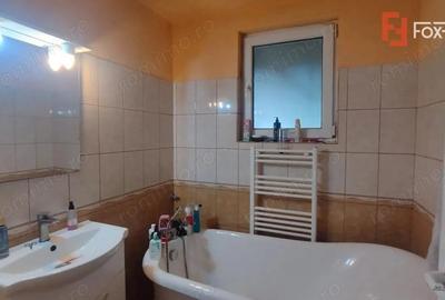 Casă cu 6 camere cu Canalizare în Sânmihaiu Român - 4