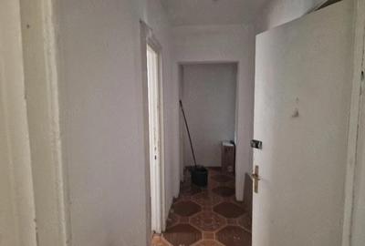 Garsonieră decomandată în Central - 7