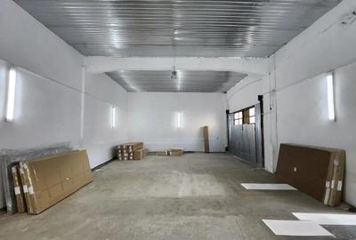 Spațiu comercial, de 220 mp, în Central - 3