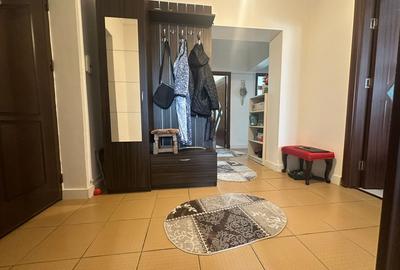 Apartament cu 3 camere decomandat, mobilat în Calarași 4 - 5
