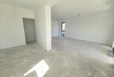 Casă cu 5 camere cu Teren 600 Mp în Dumbrăvița