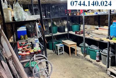 Casă cu 5 camere cu Teren 6338 Mp în Central - 11