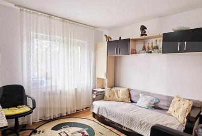 Apartament de vanzare, cu 3 camere, decomandat, 68mp, parter - 6