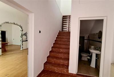 Casa P+E,  4 camere, 2 bai, Central  Maria - 9