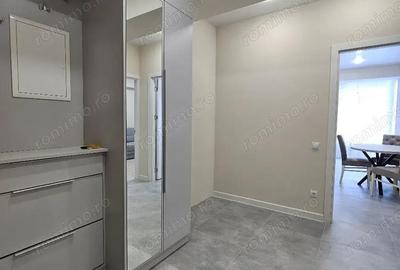 Garsonieră decomandată în Eroii Revoluției - 2