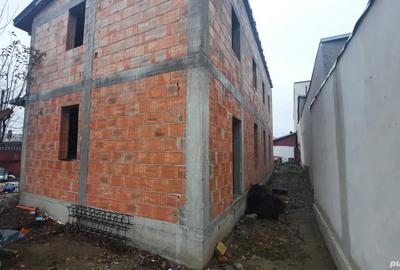 Casă cu Teren 298 Mp în Chercea - 4