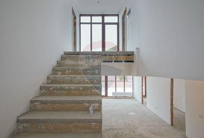 Penthouse cu 4 camere semidecomandat în Schei - 27