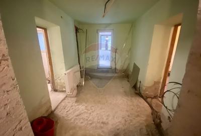 Casă cu 8 camere cu Teren 485 Mp în Central - 43