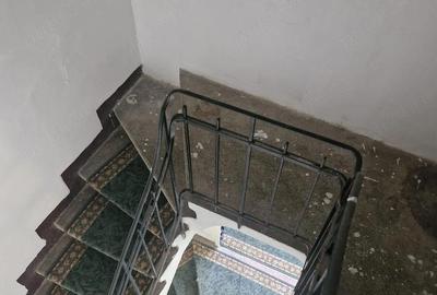 Casă cu 4 camere cu Teren 100 Mp în Basarab