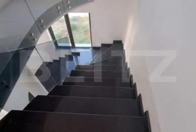 Casă cu 7 camere cu Teren 489 Mp în Central - 10