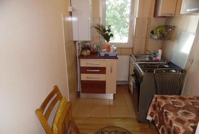 Vand apartament 2 camere in Deva, zona Scarisoara (Astoria), etaj 3, bloc de 4 etaje izolat exterior - 1