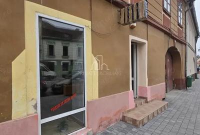 Spatiu comercial in centrul orasului Sighisoara - 1