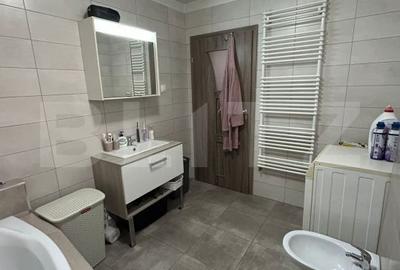 Spațiu comercial, de 228 mp, în Semicentral - 5