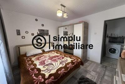 Apartament cu 2 camere decomandat în 1 Mai
