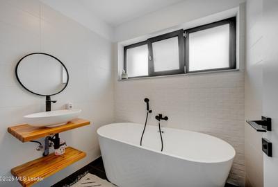 Casa moderna 4 camere,141m, living generos, curte verde, Tunari - 19