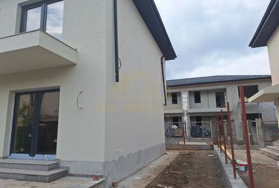 Casă individuală cu 5 camere cu Canalizare în Central - 8