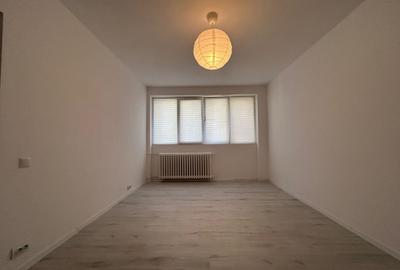 Apartament cu 3 camere decomandat, mobilat în Titan - 1