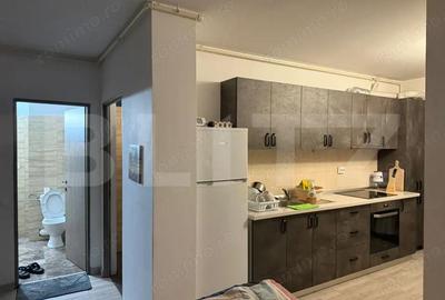 Apartament cu 2 camere semidecomandat, mobilat în Central