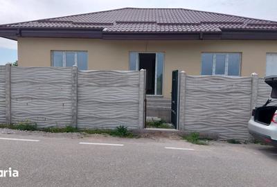 Casă cu 4 camere cu Teren 450 Mp în Malu Mare - 16