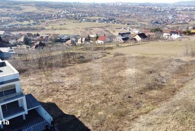 Teren de 2900 mp, în Borhanci