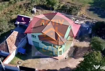 Casă cu 7 camere cu Teren 2000 Mp în Gâdinți - 1