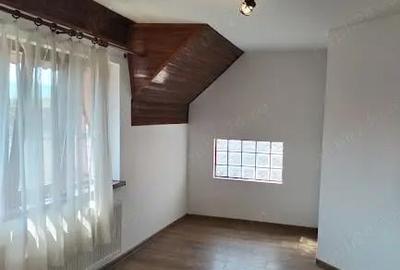 Casă cu 5 camere cu Teren 1337 Mp în Belin - 1