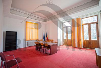 Casă individuală cu 63 camere cu Canalizare în P-ța Romană - 35