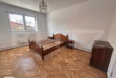 Casă cu 6 camere cu Teren 1000 Mp în Central - 11