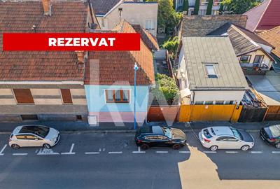 REZERVAT - Vanzare casa cu 3 camere, singur in curte - Piata de Miercuri - 20