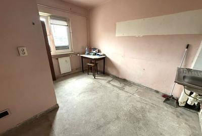 Apartament cu 3 camere decomandat în Rovine - 3